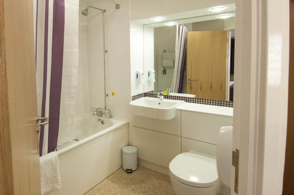Premier Inn Stratford Upon Avon Waterways Bilik gambar